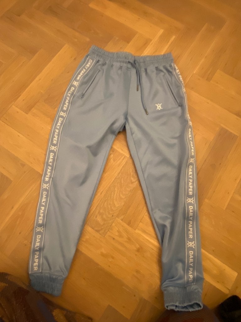 Daily papier broek  XS, Ophalen of Verzenden, Zo goed als nieuw, Maat 46 (S) of kleiner