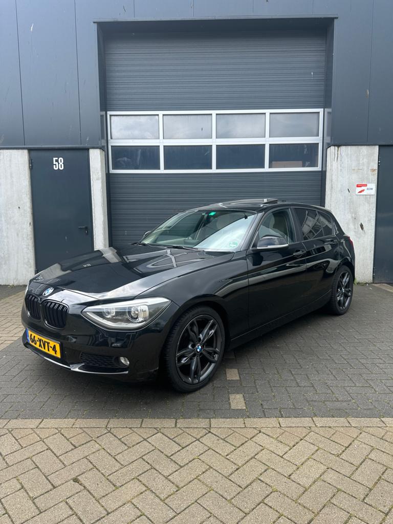 BMW 1-Serie 116I 100KW 5DR Aut8 2012 Zwart, 4 cilinders, Zwart, 650 kg, 1598 cc