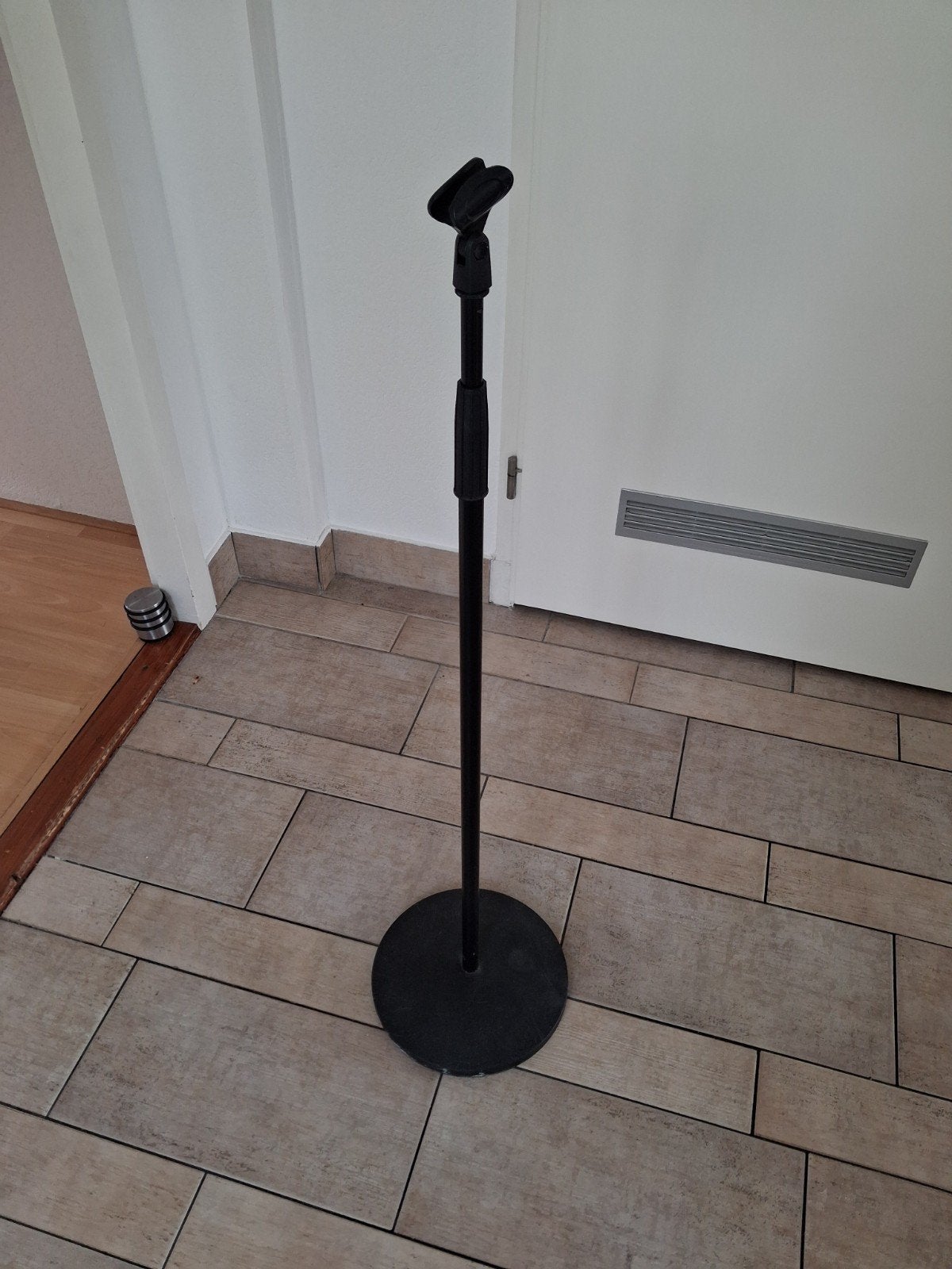 Microfoon standaard met ronde voet, Ophalen, Gebruikt, Microfoon
