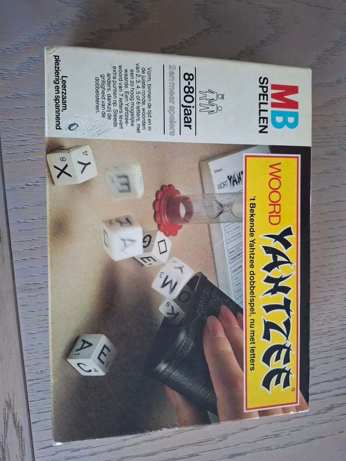 Woord Yahtzee - Het bekende dobbelspel met letters, Hobby en Vrije tijd, Een of twee spelers, Ophalen of Verzenden, Zo goed als nieuw