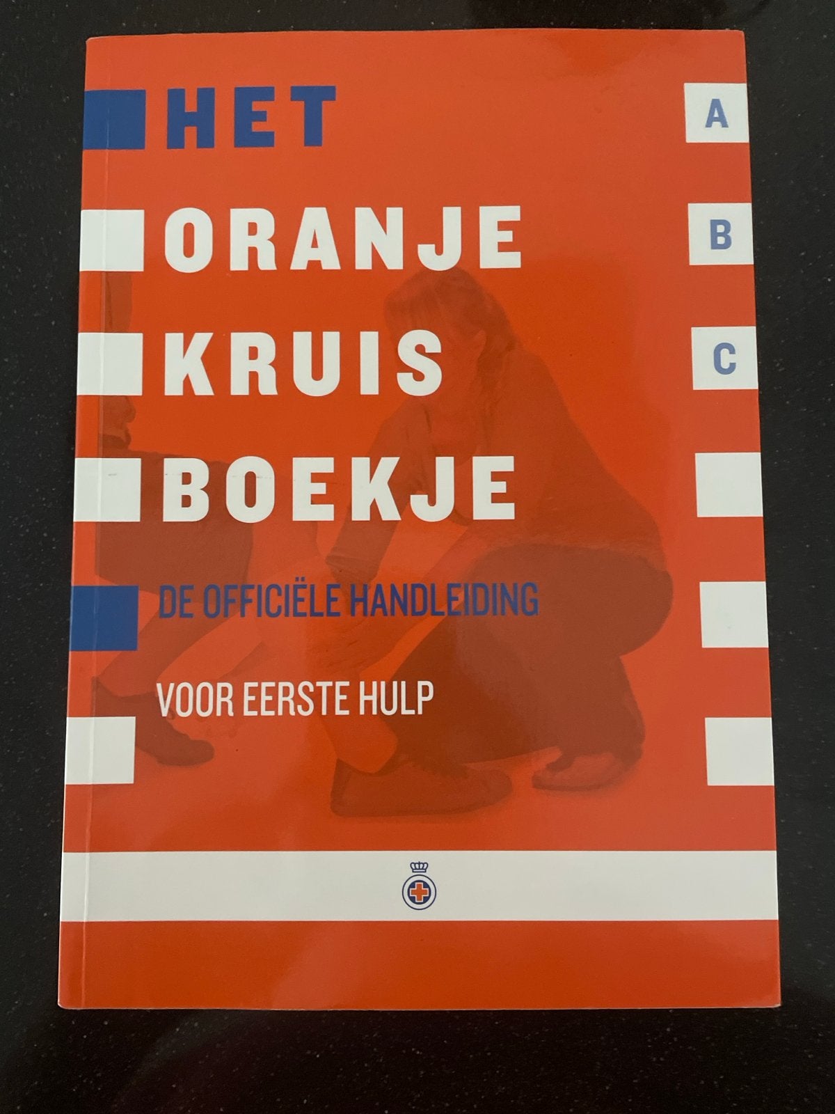 Het Oranje Kruis Boekje - 26e druk, Ophalen, Zo goed als nieuw, Overige uitgevers, Nederlands