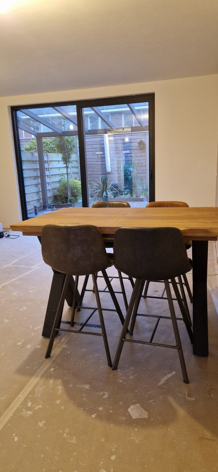 Uitschuifbare houten bartafel met vier bijpassende stoelen Z, Ophalen, Zo goed als nieuw, Rechthoekig, 50 tot 100 cm