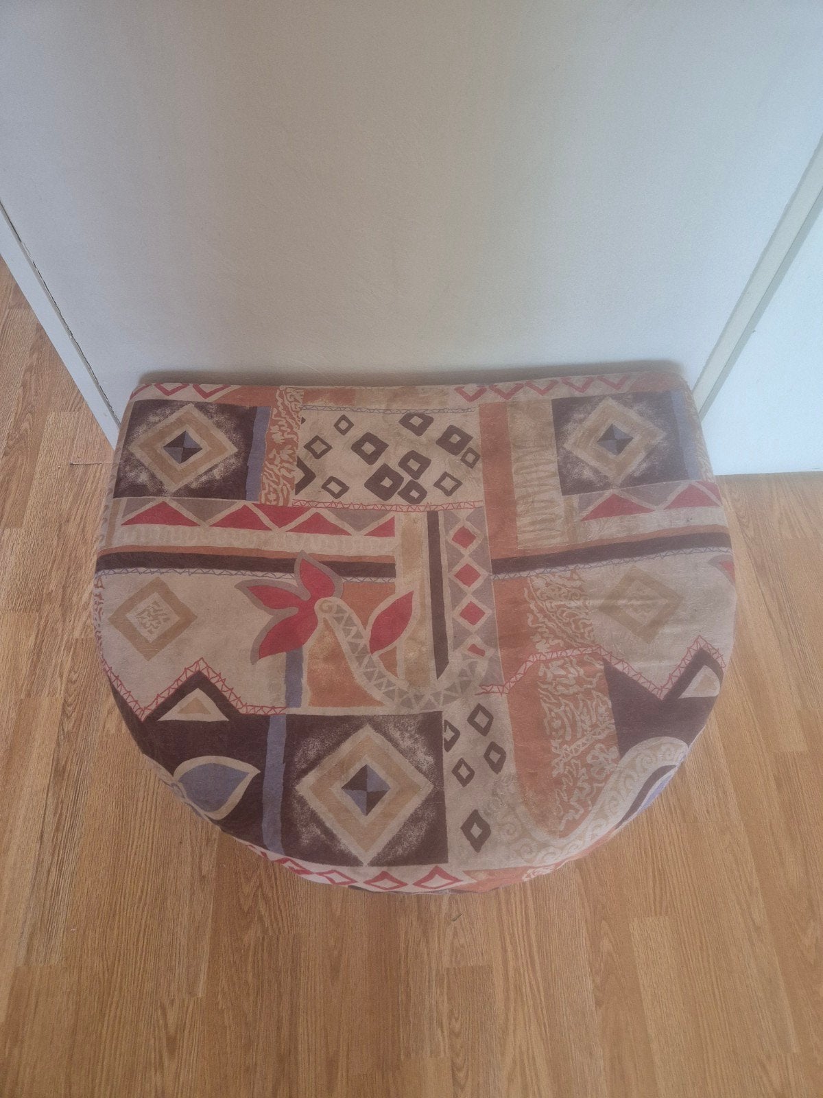 Grote halfronde vintage poef/hocker (82 x 68 cm), Ophalen, 50 tot 75 cm, 75 tot 100 cm, Stof