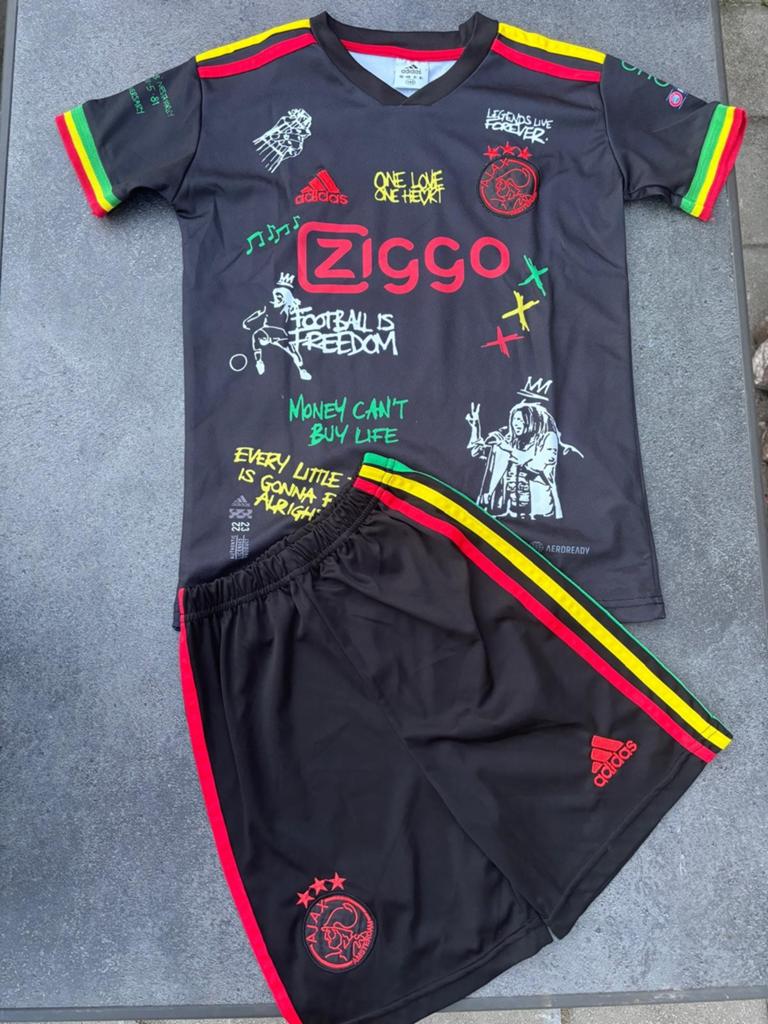Ajax tenue Bob Marley maat 140, Maat XS of kleiner, Ophalen of Verzenden, Zo goed als nieuw, Shirt