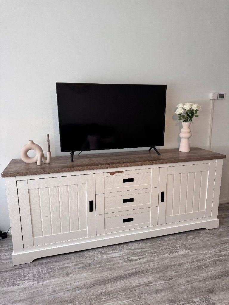 Foto 3 van Dressoir bieden en meenemen