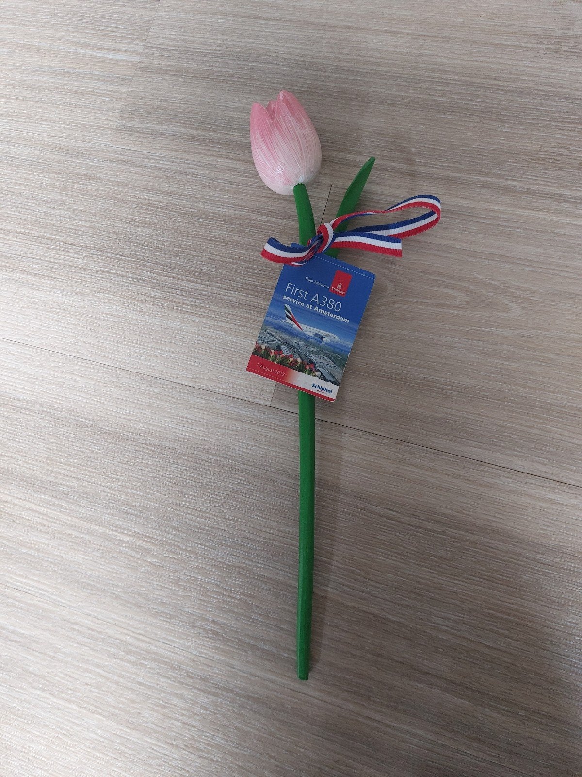 Houten Tulp Emirates Airbus A380 Schiphol Souvenir, Verzamelen, Ophalen of Verzenden, Zo goed als nieuw