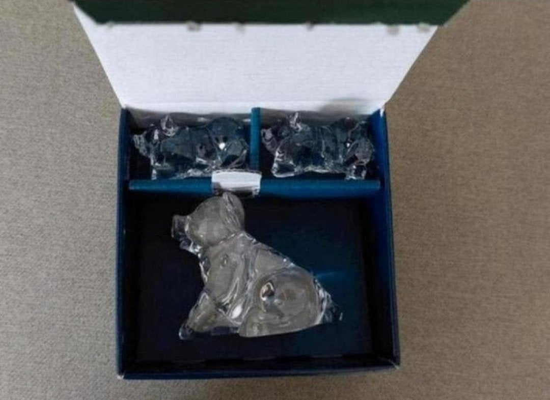 3 delige set Cristal d ' Arques varkentjes.
24 % Kristal, Ophalen of Verzenden, Zo goed als nieuw, Figuurtje