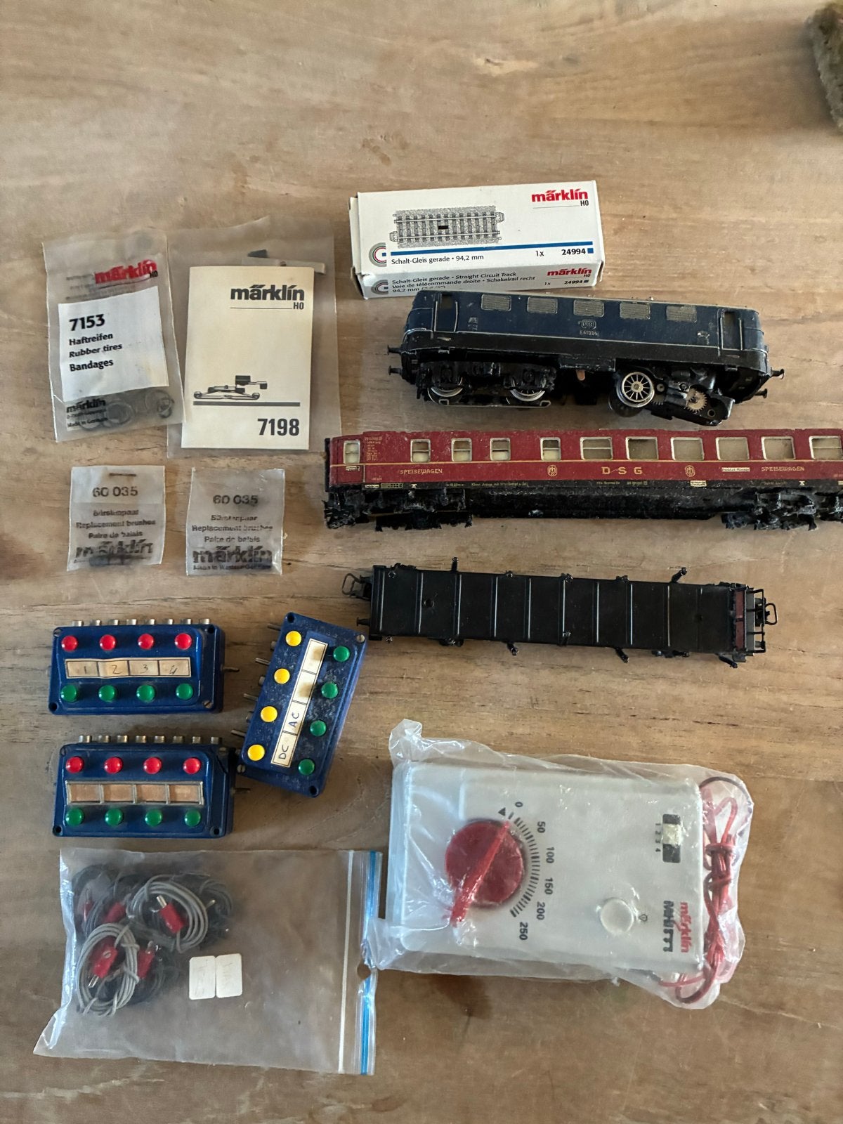 Diverse oude Märklin spullen: locomotief, wagons, onderdelen, Hobby en Vrije tijd, Wisselstroom, Ophalen of Verzenden, Analoog