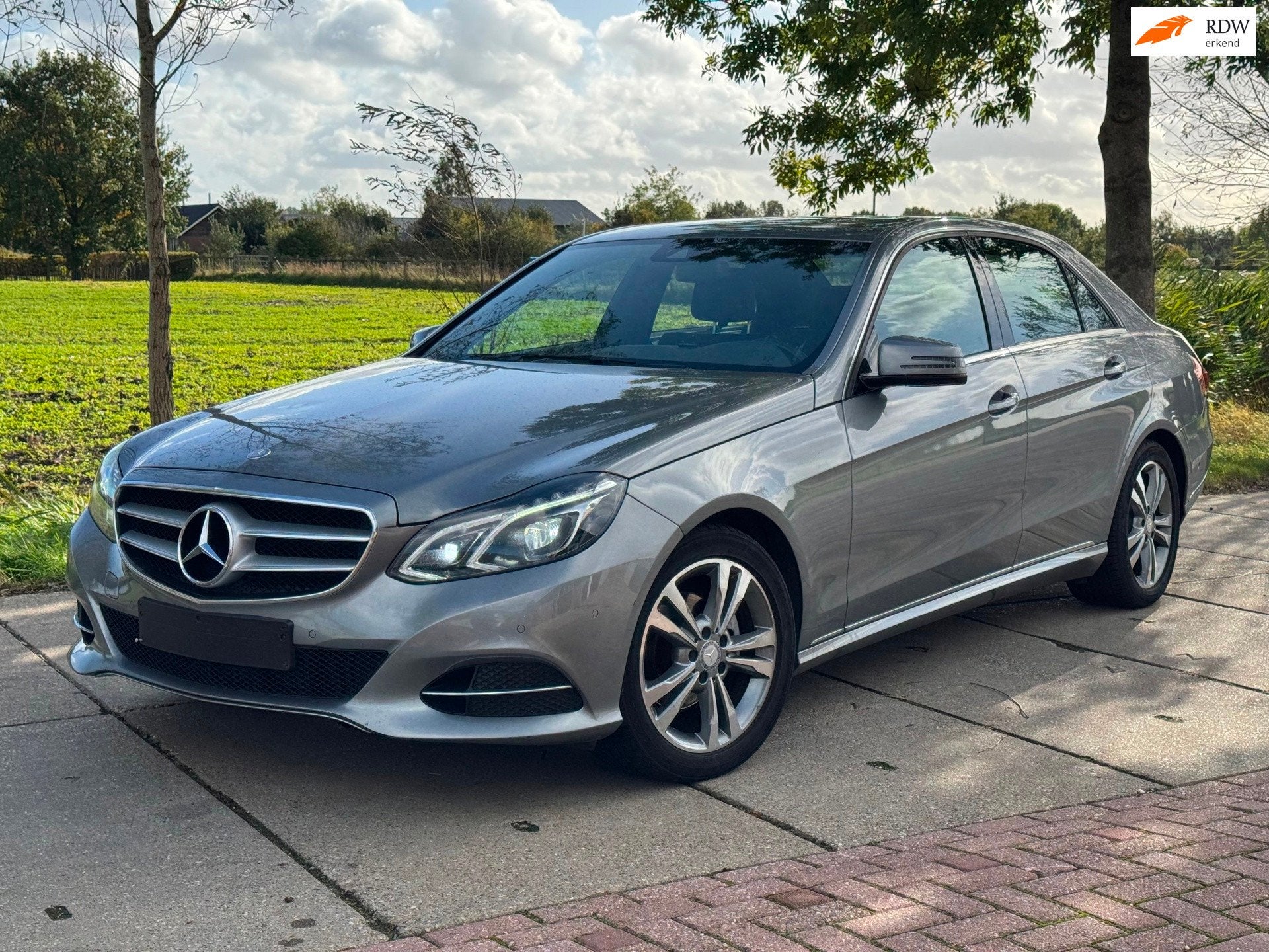 Mercedes-Benz E-klasse 220 d BlueTEC EURO6 *MOTOR TIKT*, Automaat, Dealer onderhouden, Achterwielaandrijving, Gebruikt