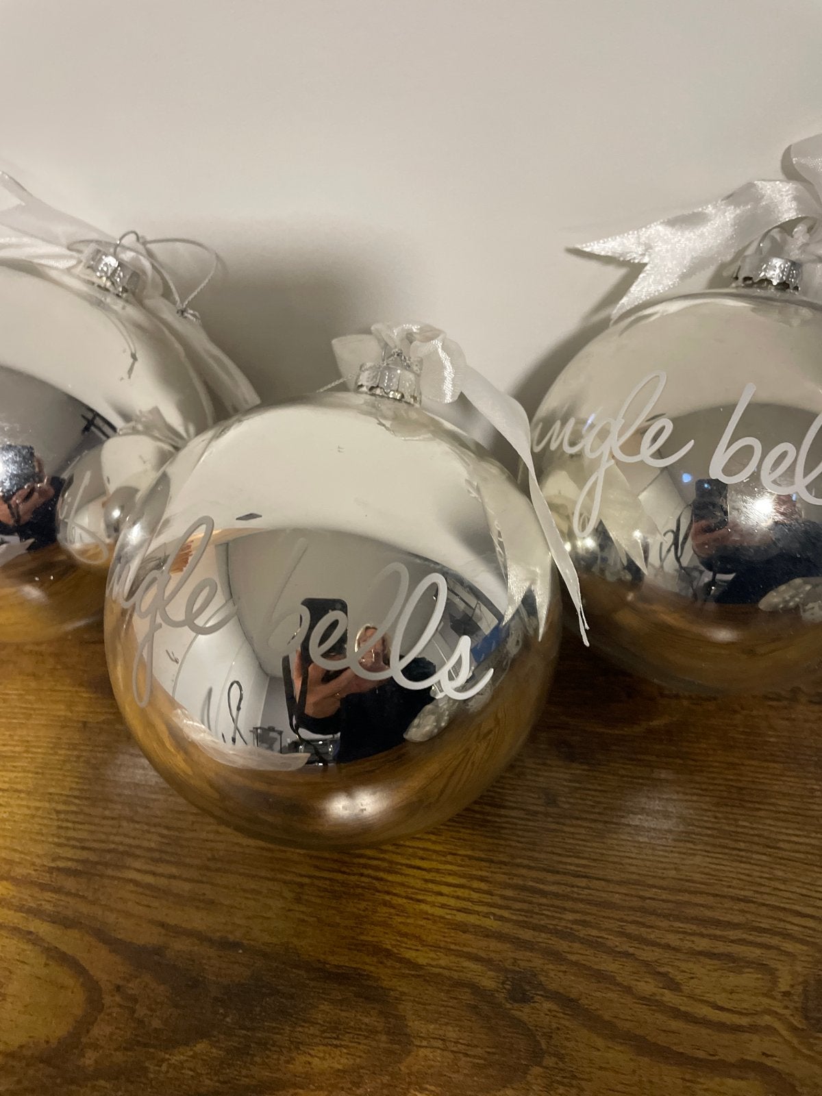 3 Jingle bells Riviera maison kerstballen., Ophalen, Zo goed als nieuw