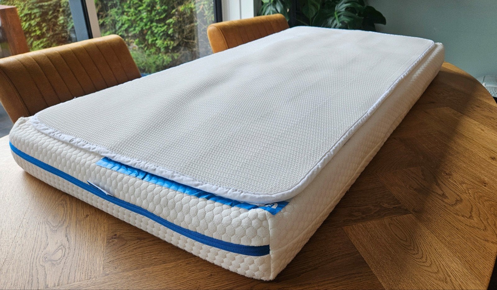Aerosleep matras (60 x 120) + matrasbeschermer, Ophalen, 190 cm of minder, Zo goed als nieuw, Matras