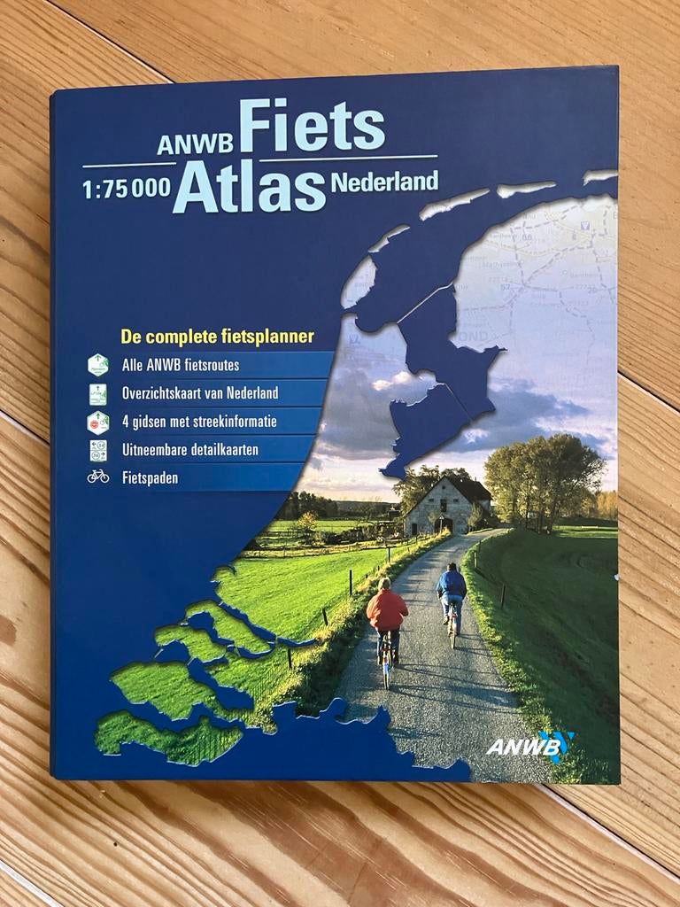 ANWB Fietsatlas Nederland - De complete fietsplanner, Overige atlassen, 2000 tot heden, Ophalen of Verzenden, Zo goed als nieuw