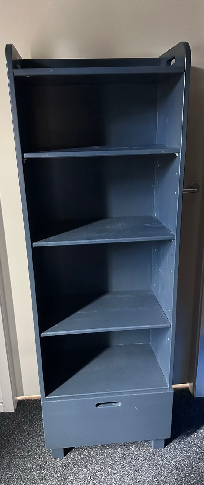 Houten boekenkast met lade, Ophalen, 50 tot 100 cm, Zo goed als nieuw, Met lade(s)