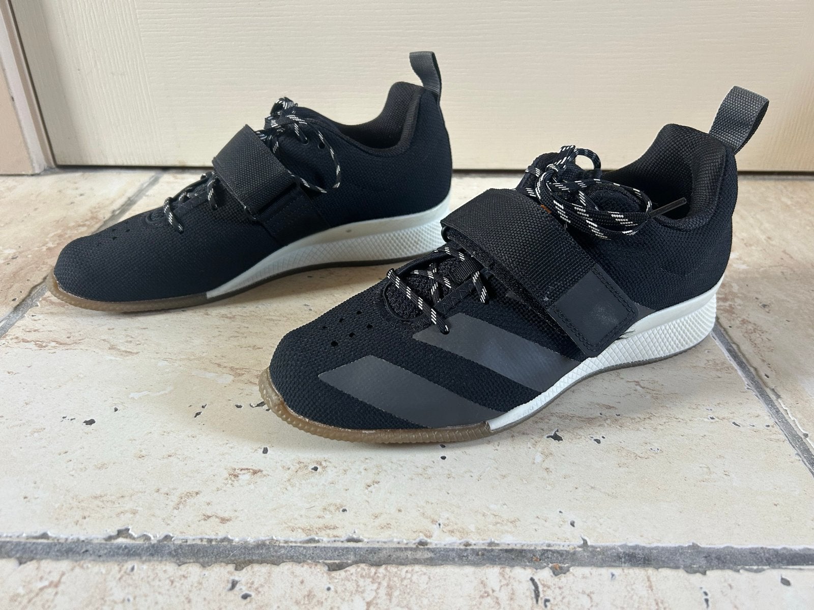 Adidas Powerlift - Nieuw, Ophalen of Verzenden, Zo goed als nieuw, Overige typen