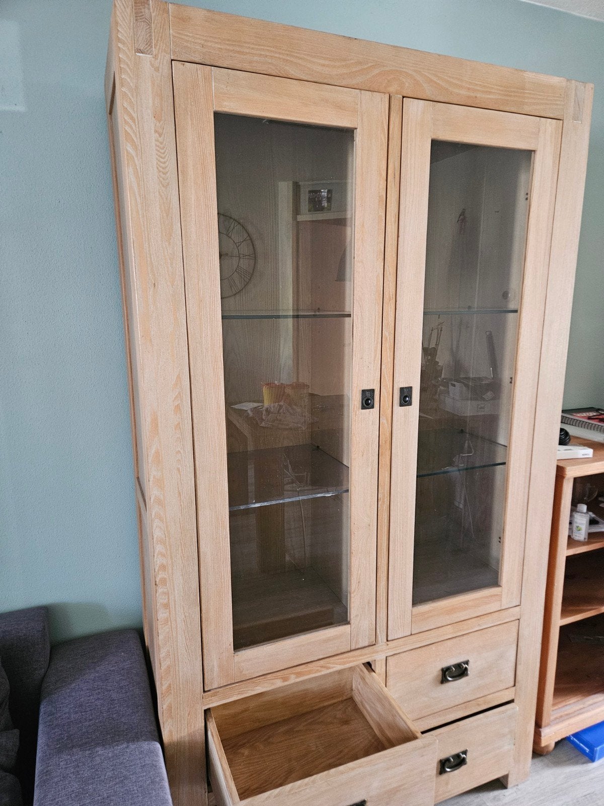 Eikenhouten Vitrinekast met Lades en Glazen Deuren, Ophalen, Glas, Met deur(en), 50 tot 100 cm