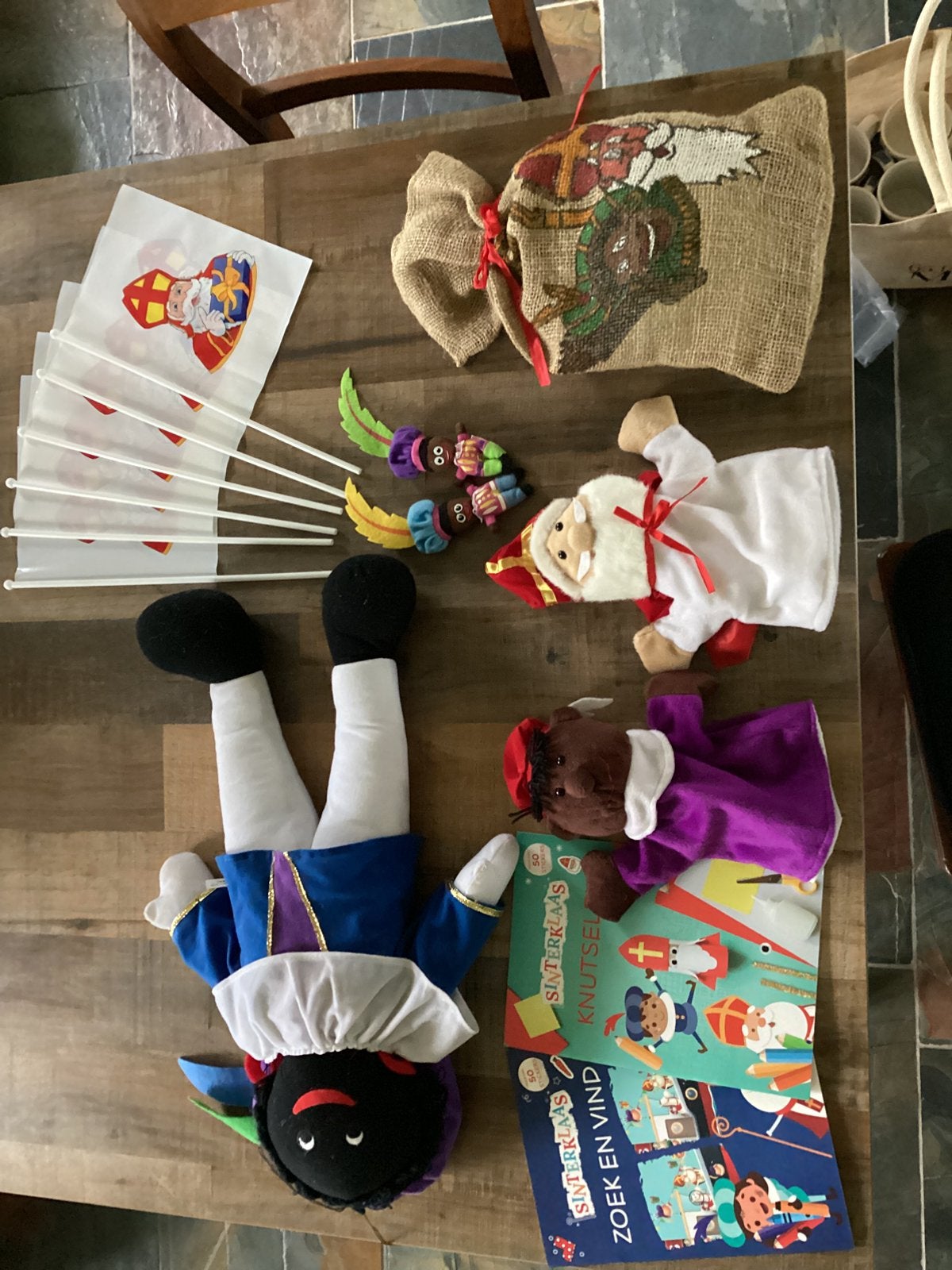 Div.sint en piet items oa slingers,mokken enz., Ophalen of Verzenden, Zo goed als nieuw