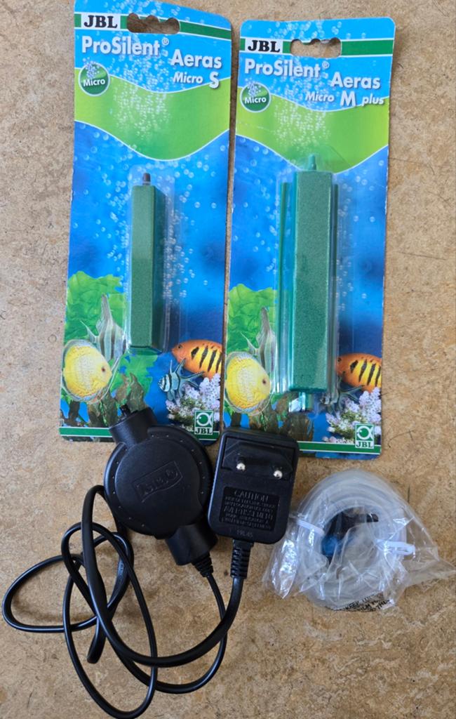 Tetra APS Silent Mini luchtpomp + JBL luchtstenen + slang, Dieren en Toebehoren, Vissen | Aquaria en Toebehoren, Ophalen, Pomp