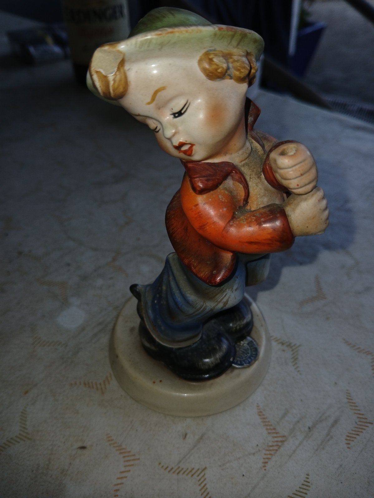 Vintage porseleinen beeldje van een jongen, Ophalen of Verzenden