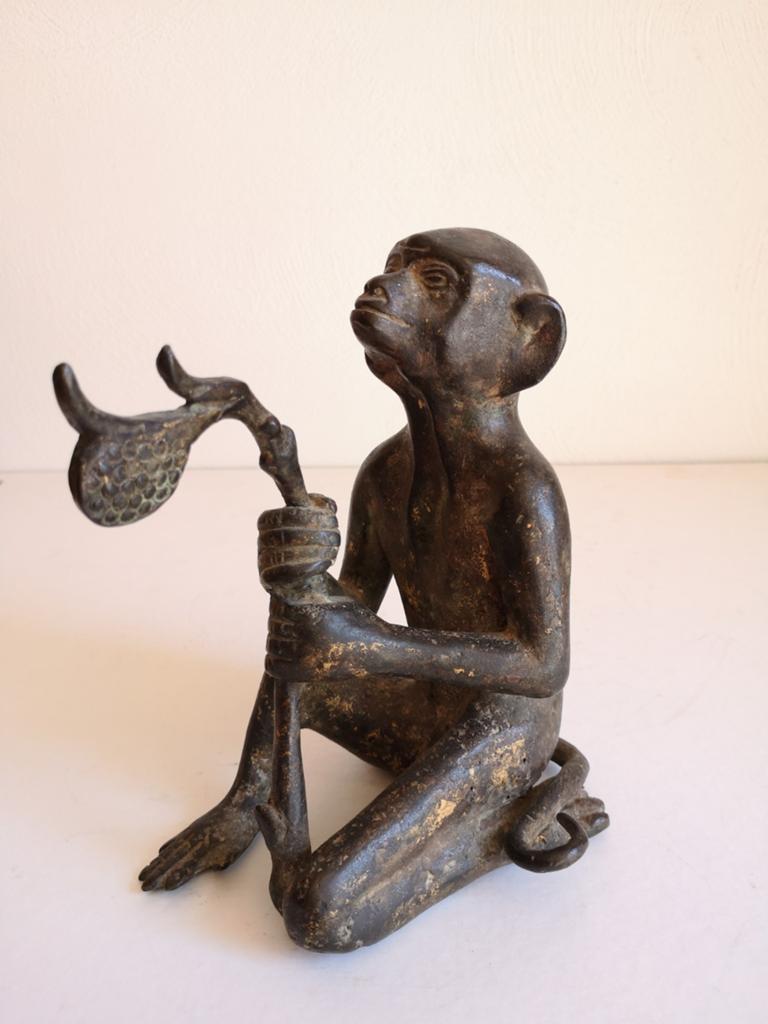 Antieke bronzen aap uit Japan of China, Ophalen of Verzenden