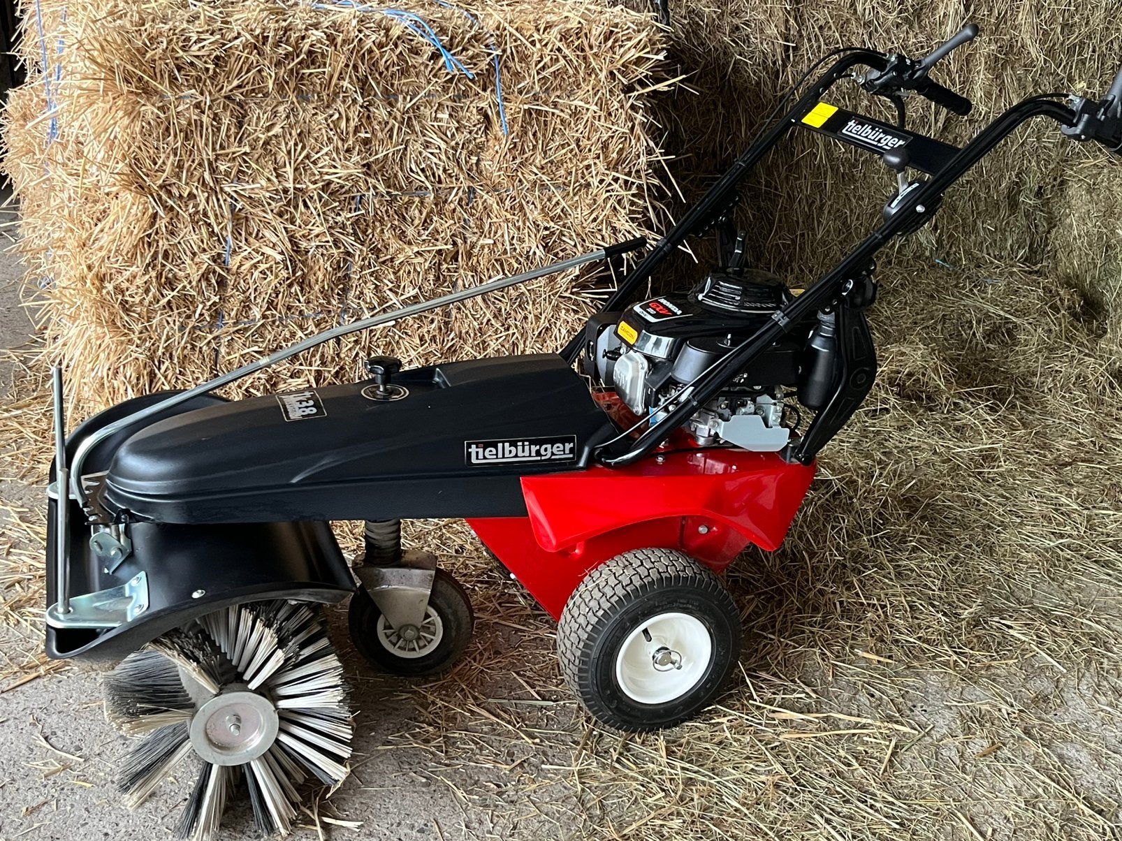 Veegmachine Tielburger TK38PRO, Ophalen, Zo goed als nieuw