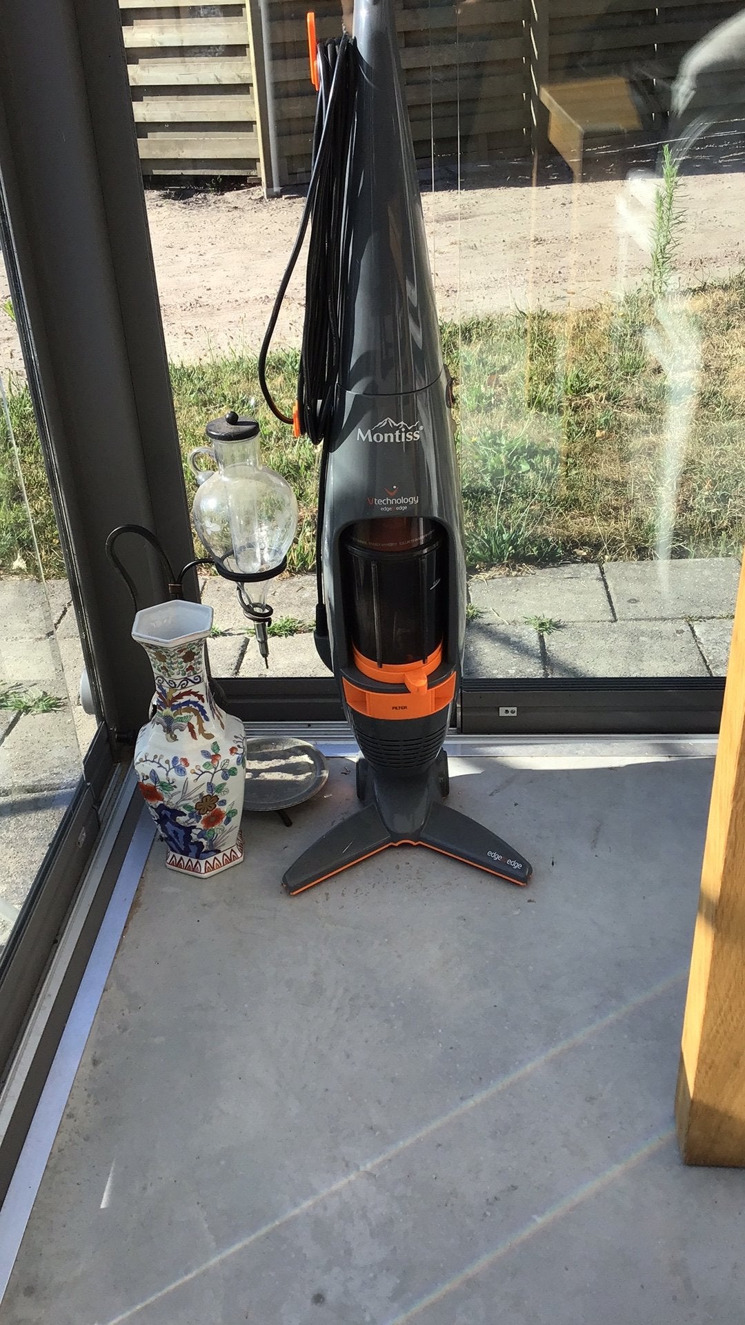 Montiss steelstofzuiger, Ophalen, Zo goed als nieuw