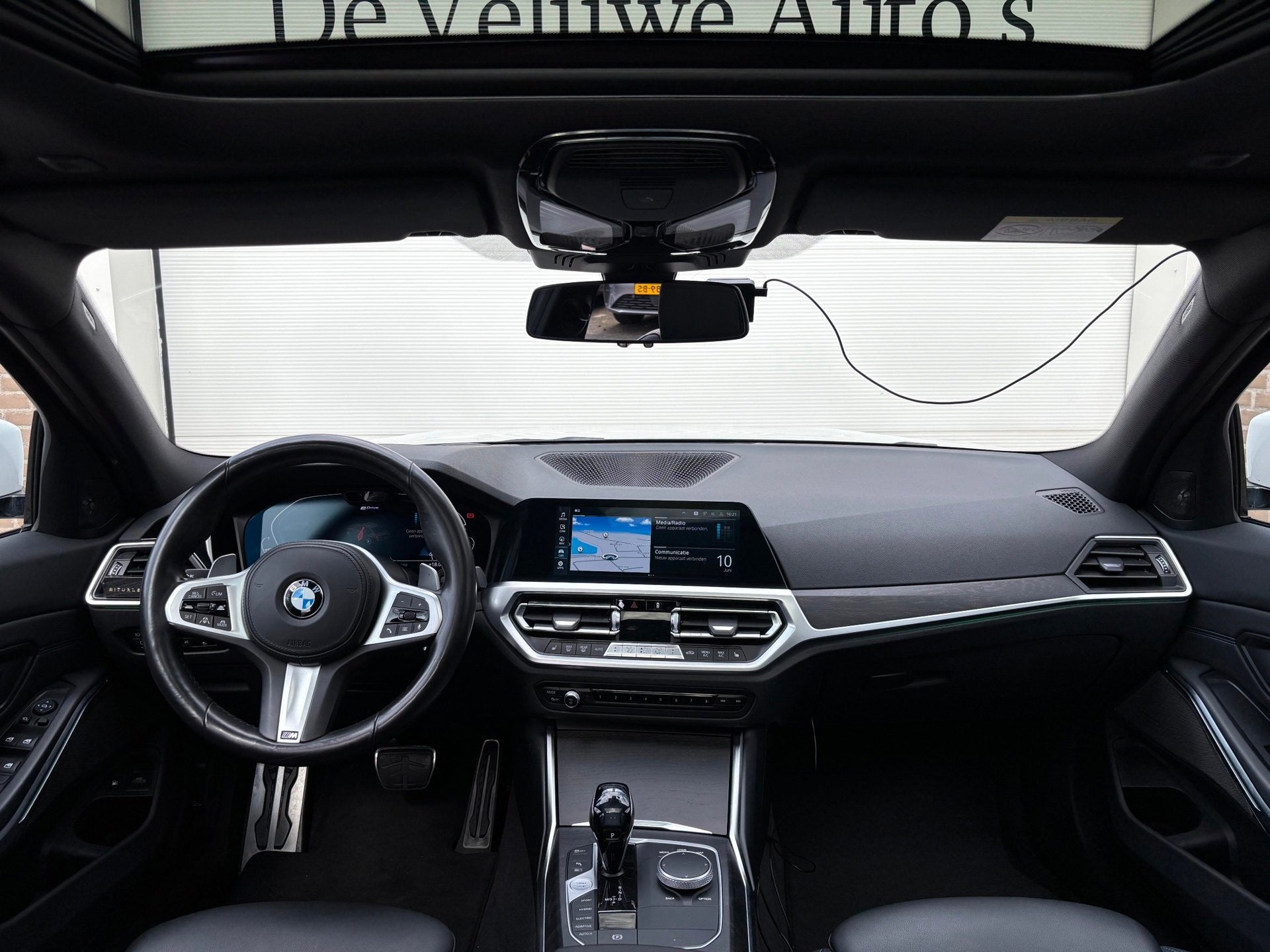 BMW 3-serie 330e High Executive M-sport|PANO|HUD|LED|ACC, Auto's, BMW, Achterwielaandrijving, Gebruikt, Wit, Plug-in hybride