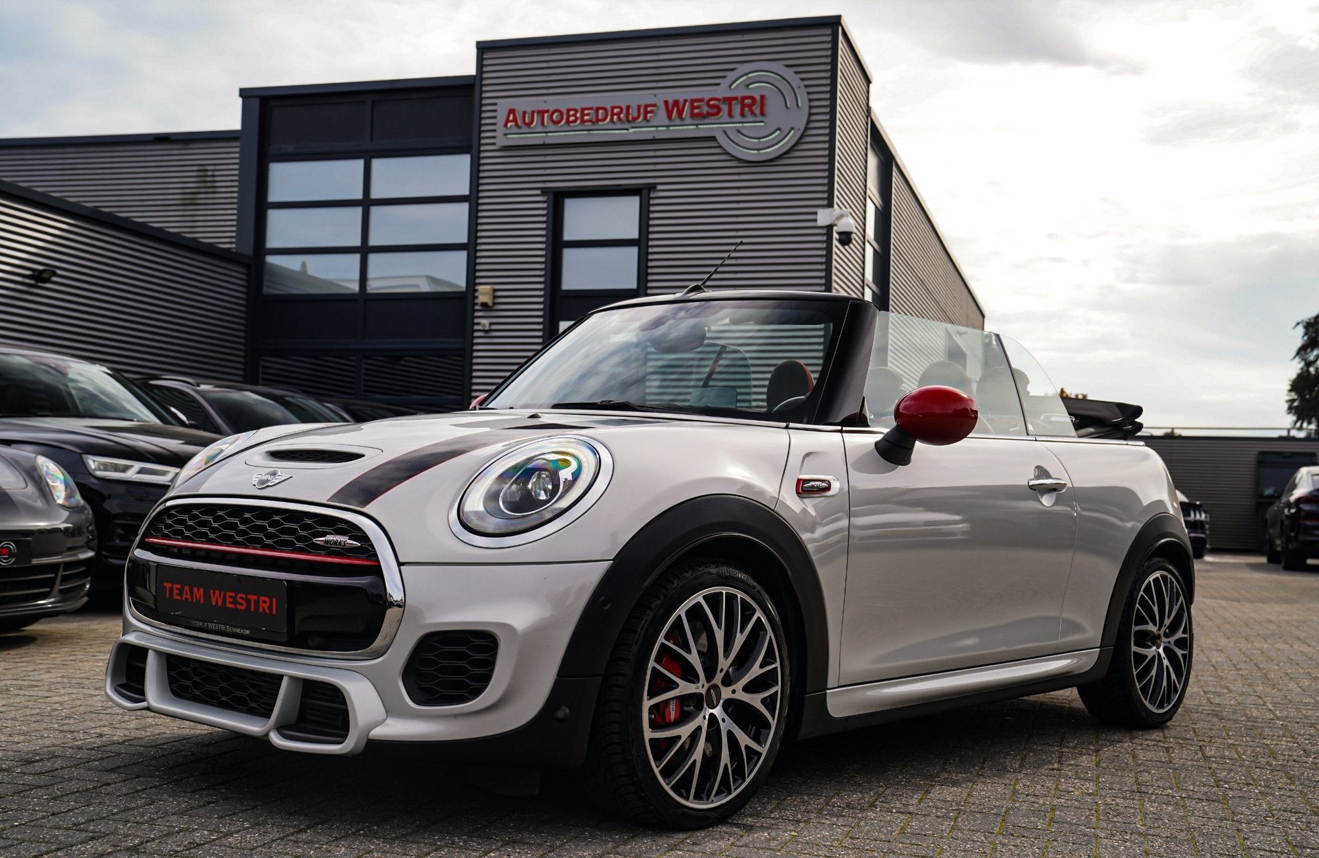 Mini Cabrio 2.0 John Cooper Works Chili | Cabriolet | Luxe L