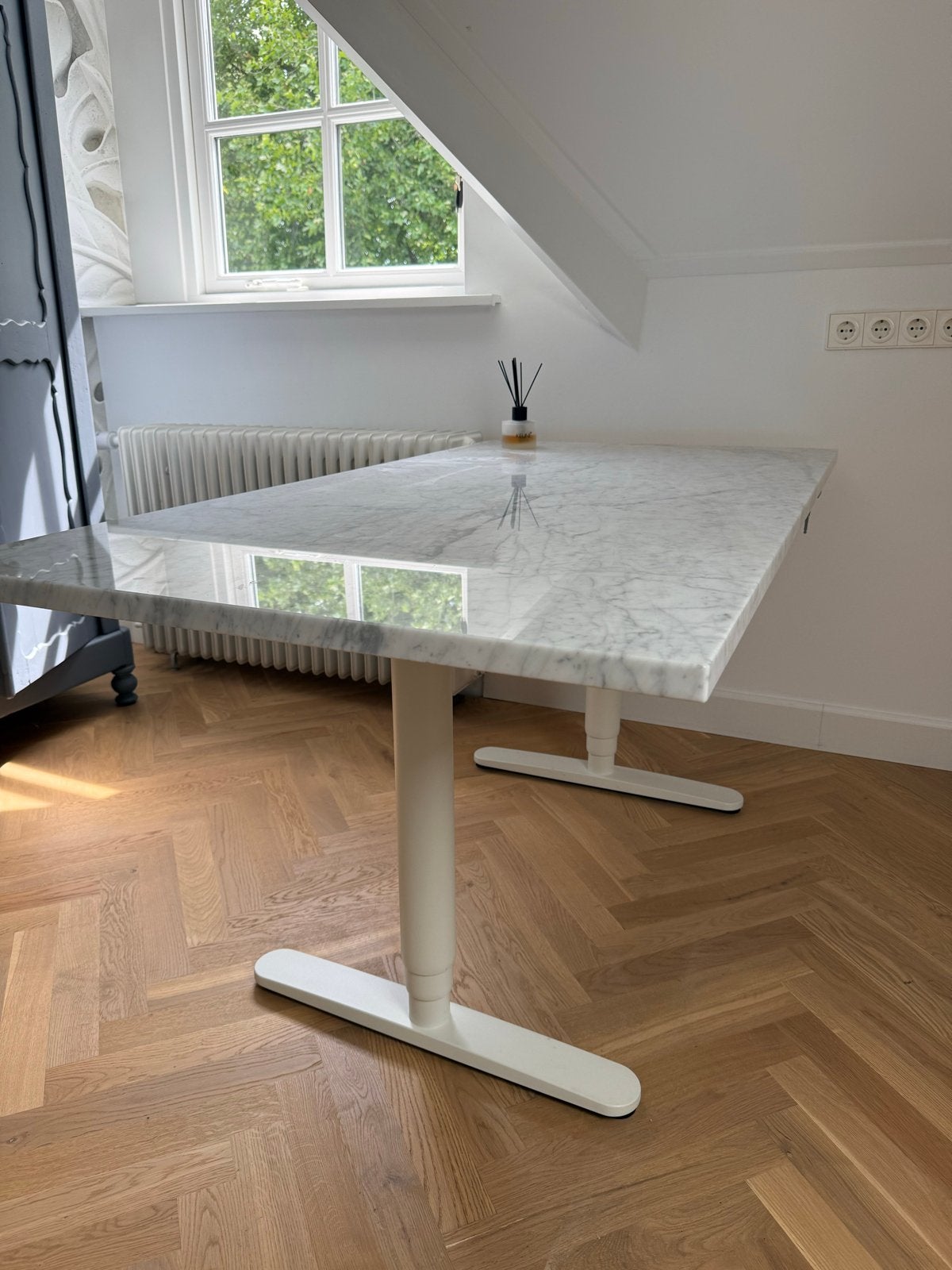 In hoogte verstelbaar bureau met marmeren blad, Ophalen, Gebruikt, In hoogte verstelbaar, IKEA