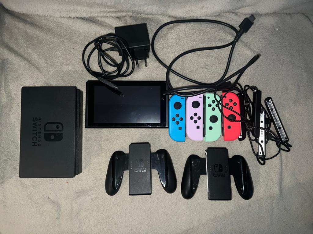 Nintendo Switch V1 met 2 extra Joy-Cons en 128GB SD kaart, Spelcomputers en Games, Spelcomputers | Nintendo Switch, Gebruikt, Ophalen of Verzenden