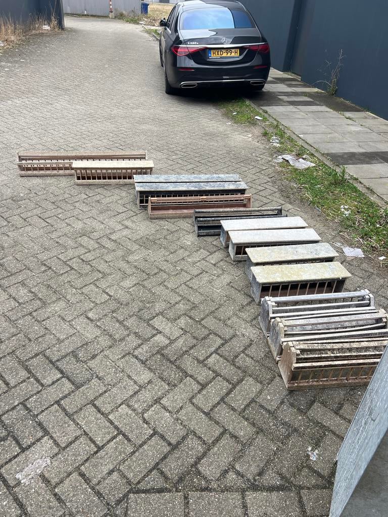 Diverse duivenvoerbakken, Ophalen of Verzenden, Drinken en Voederen