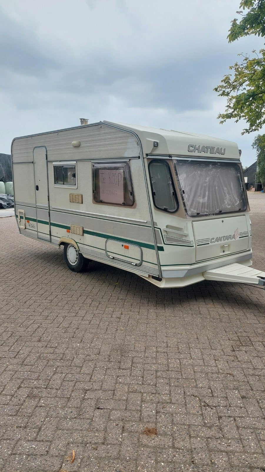 Chateau Cantara Caravan - met Dorema voortent en uitbouw, Chateau, Rondzit, Dwarsbed, Particulier