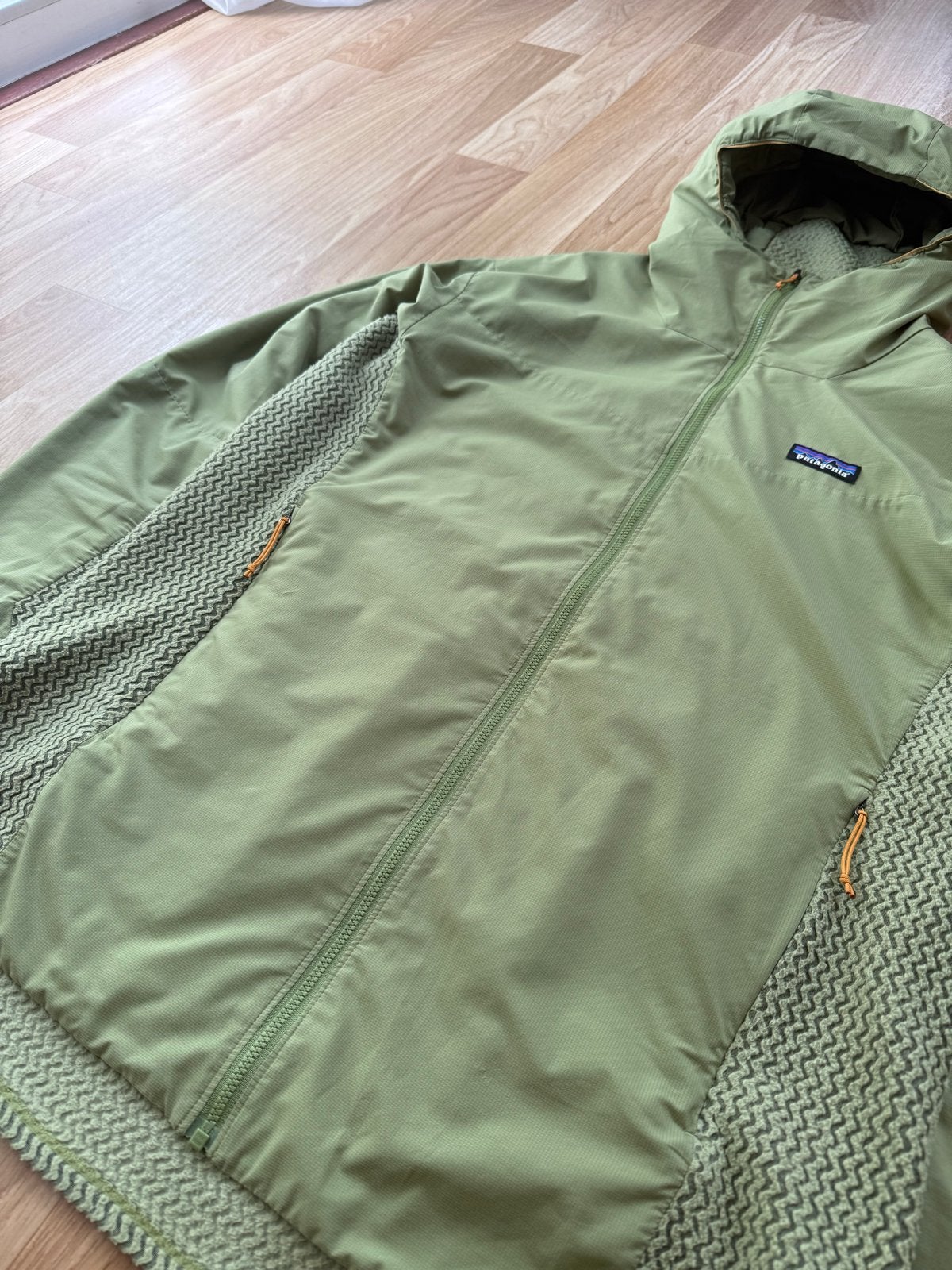 Patagonia Nano-Air Light Hybrid Hoody - Olijfgroen - Maat L, Kleding | Heren, Ophalen of Verzenden, Zo goed als nieuw, Maat 52/54 (L)