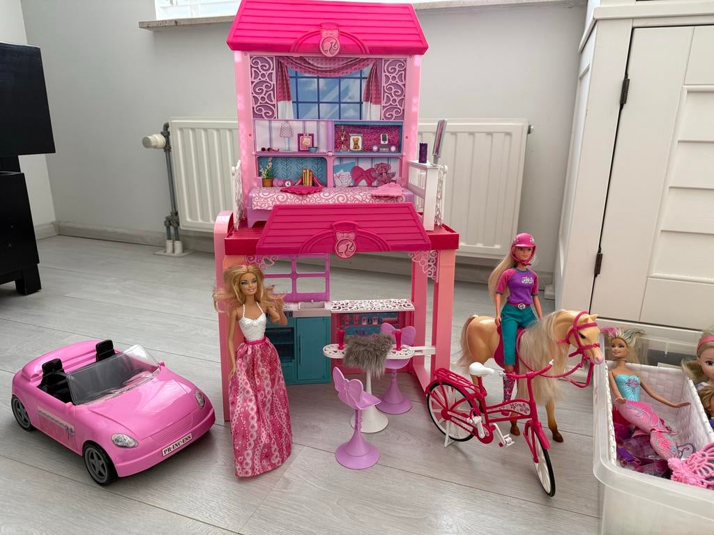 Grote Barbie set: 8 Barbie's, huis, auto, paard en meer!, Kinderen en Baby's, Speelgoed | Poppen, Ophalen, Zo goed als nieuw, Barbie