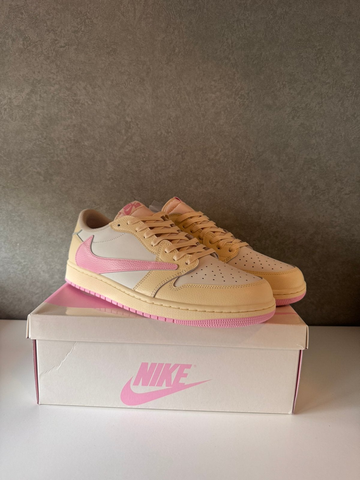 Nike Air Jordan 1 Retro Low OG SP Travis Scott Shy Pink, Kleding | Heren, Schoenen, Wit, Nieuw, Ophalen of Verzenden, Sneakers of Gympen