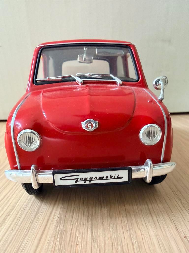 Goggomobil 1:18 Revell 1997 - Rood Modelauto, Ophalen of Verzenden, Gebruikt, Auto, Revell