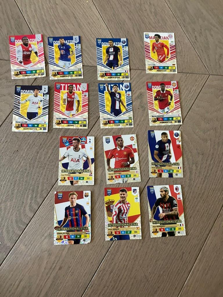 Mooie partij Panini voetbalkaarten (FIFA 365 & Top Class), Ophalen, Zo goed als nieuw, Meerdere plaatjes