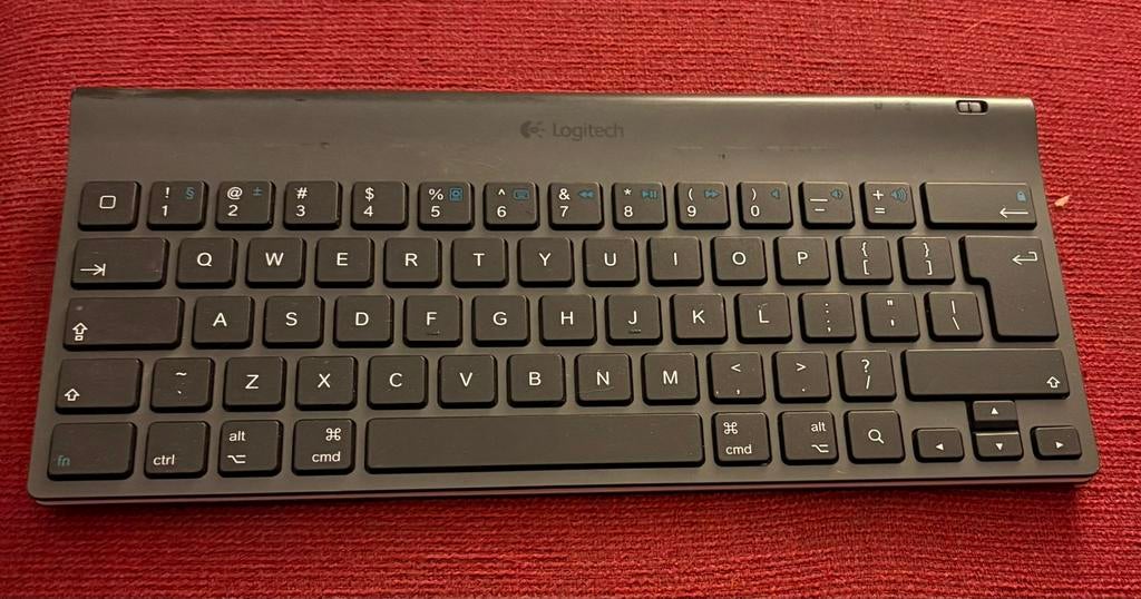 Logitech draadloos toetsenbord voor ipad ed, Computers en Software, Toetsenborden, Ophalen of Verzenden, Zo goed als nieuw