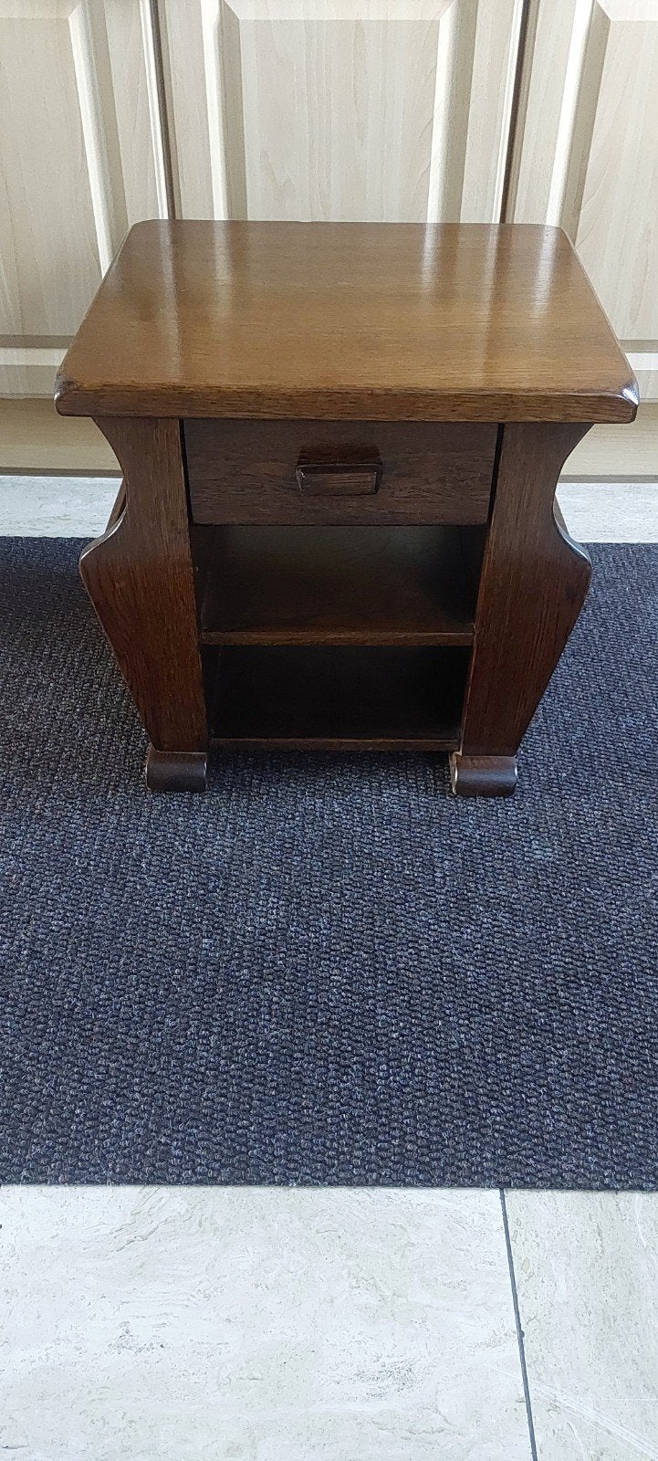 Massief houten bijzettafel met lade en planken 44,549cm, Ophalen of Verzenden