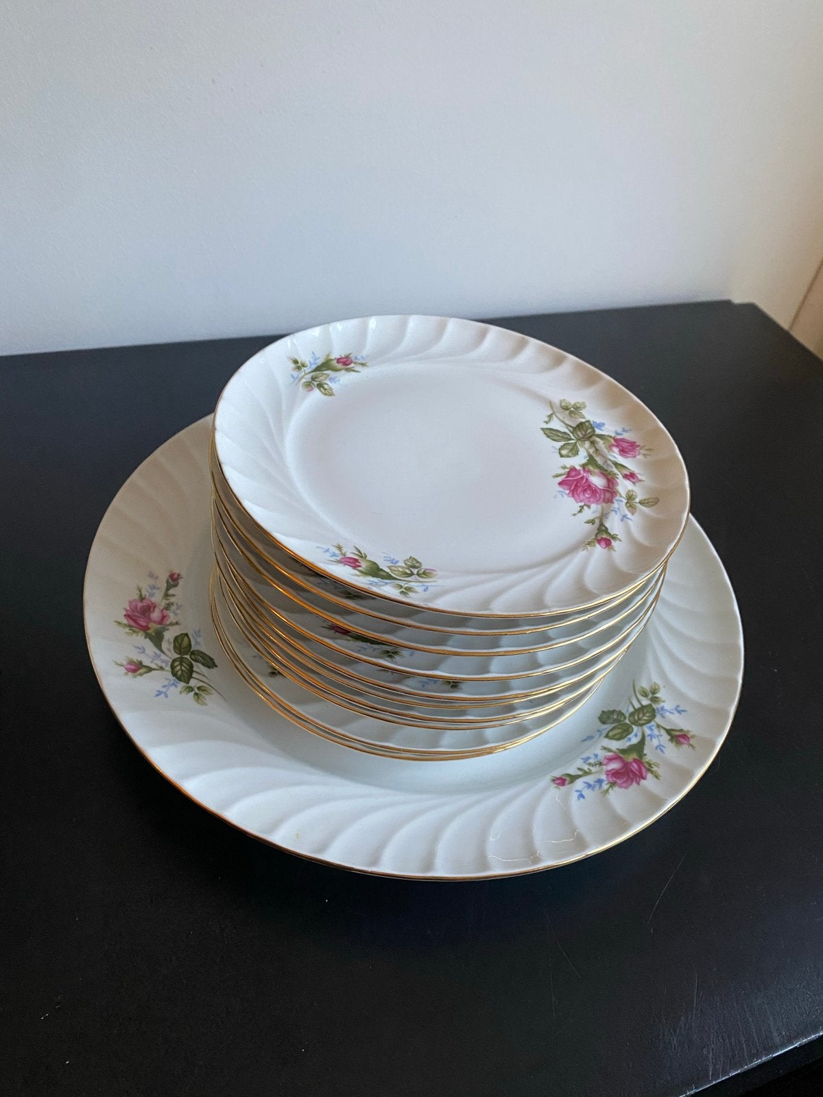 Set van 11 porseleinen borden met rozen en gouden rand, Ophalen, Gebruikt, Overige merken, Vintage