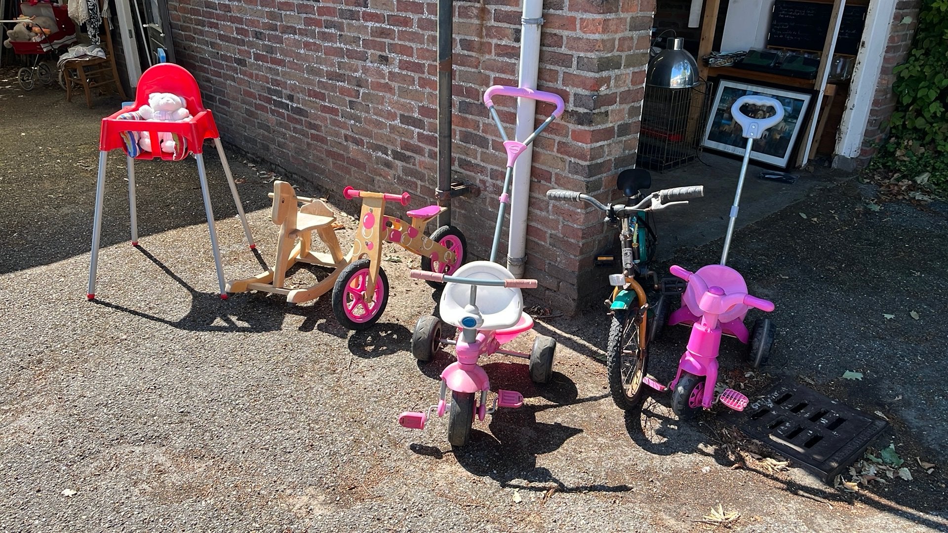 Partij fietsjes, hobbelpaard, kinderstoel, Ophalen, Gebruikt, Minder dan 16 inch