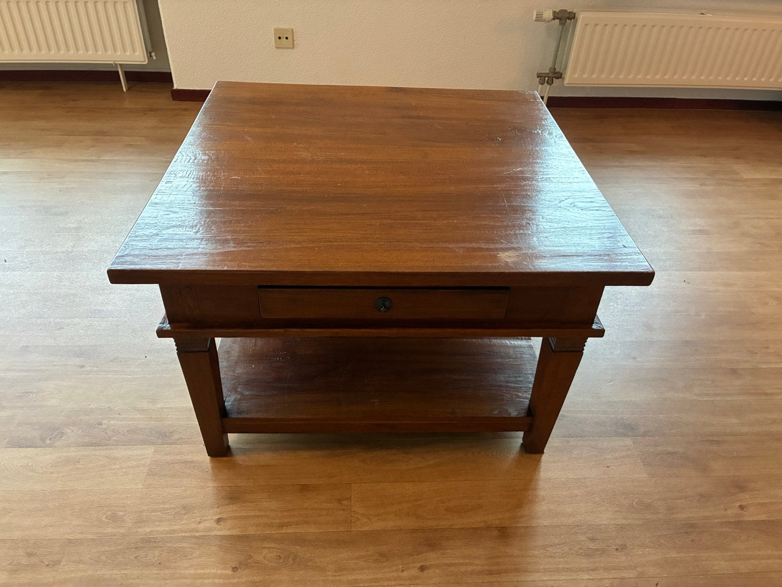 Houten salontafel met lade en opbergplank, Ophalen, Gebruikt, 50 tot 100 cm, Vierkant