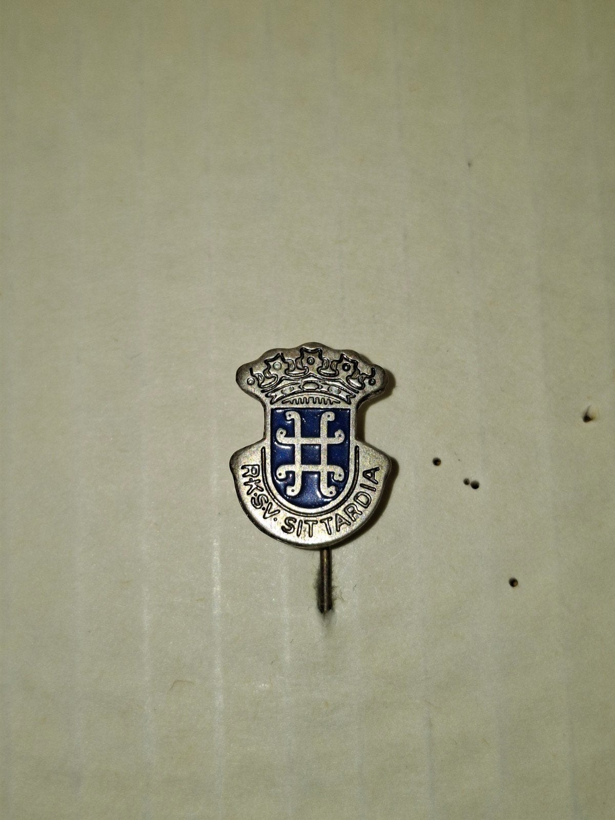 Vintage RKSV Sittardia Speldje - Voetbalclub Sittard, Ophalen of Verzenden, Gebruikt, Sport, Speldje of Pin