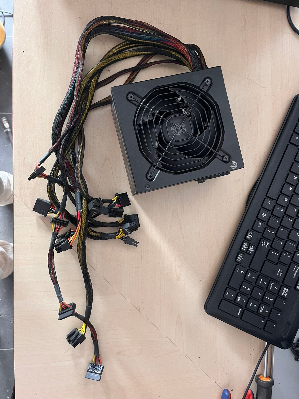 Cooler Master 450W voeding (80 Plus Bronze), Computers en Software, Ophalen of Verzenden, Zo goed als nieuw