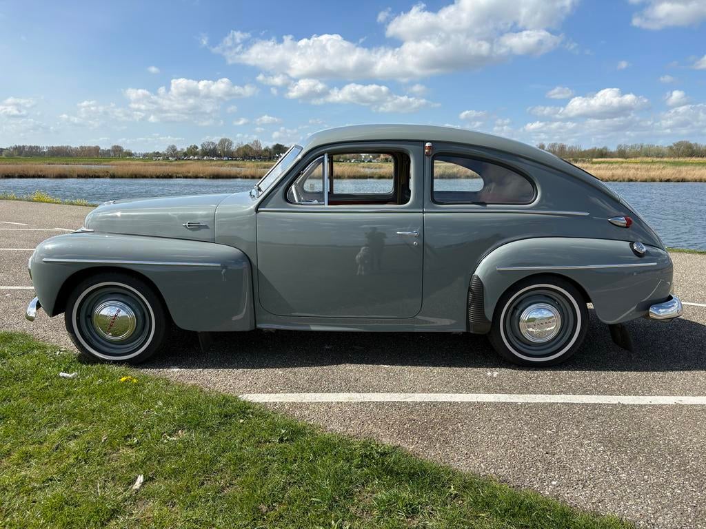 Volvo PV444 katterug - 1955 Grijs, Auto's, Oldtimers, Achterwielaandrijving, 43 pk, 4 stoelen, Handgeschakeld