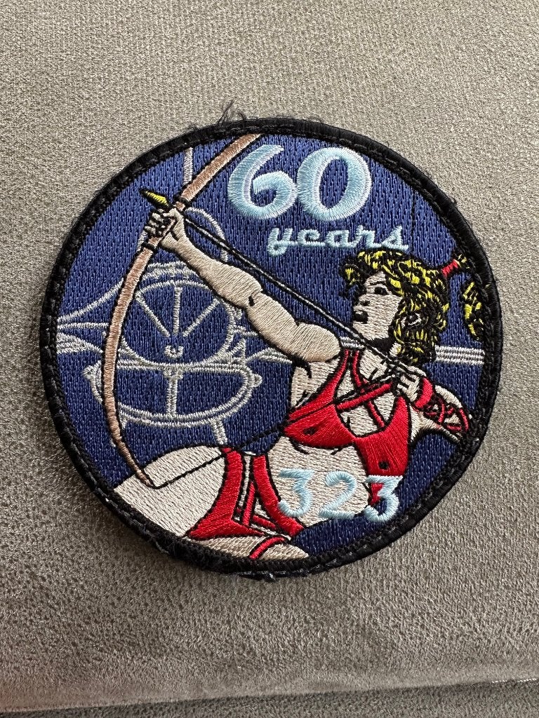 60 years 323 sqn patch, Verzamelen, Ophalen of Verzenden, Gebruikt, Patch, Badge of Embleem