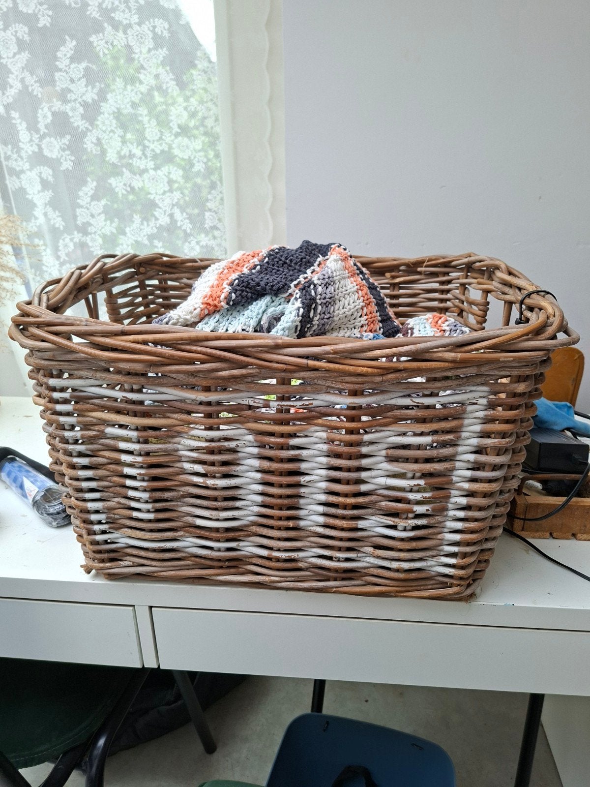Grote rieten mand met handvatten, Ophalen, Overige materialen, Gebruikt, Minder dan 50 cm