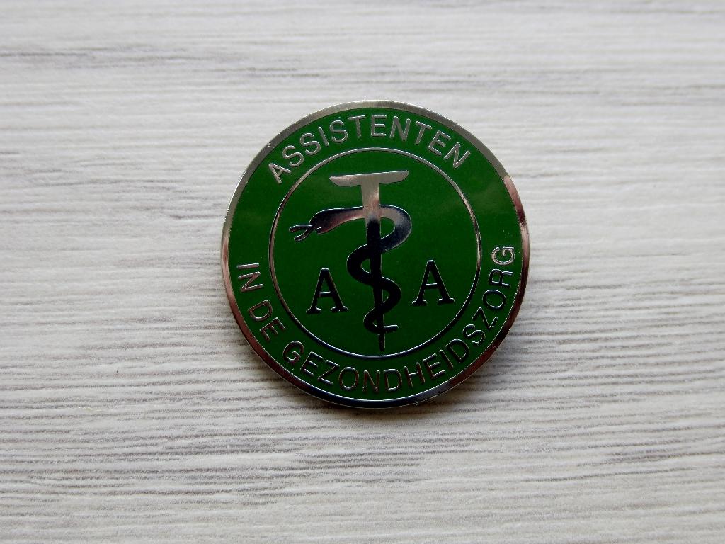 Metalen brevetembleem Apotheker-Assistent, Verzenden, Landmacht, Nederland, Embleem of Badge