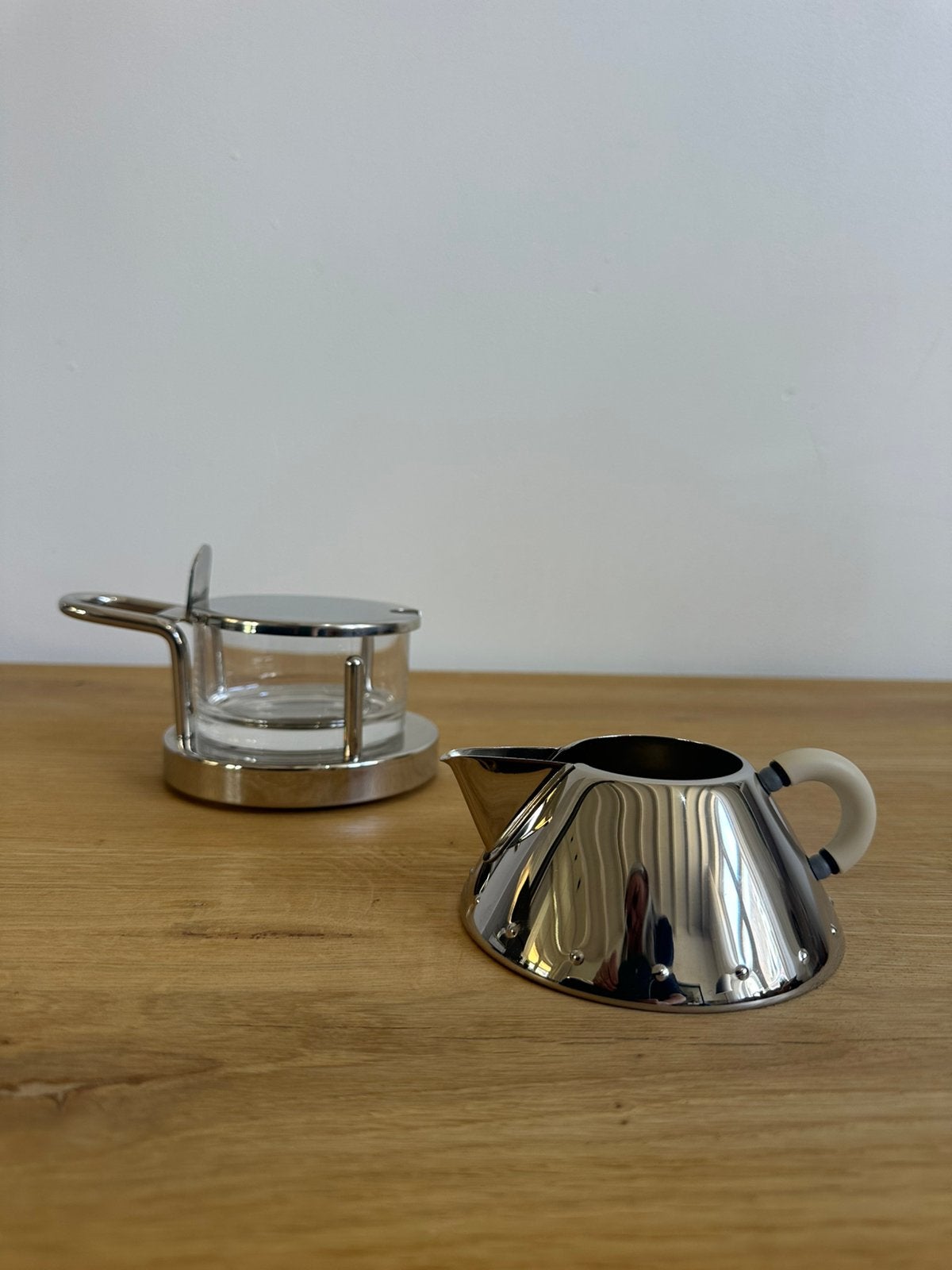Alessi Michael Graves melkkannetje, Kan, Overige merken, Ophalen of Verzenden, Zo goed als nieuw