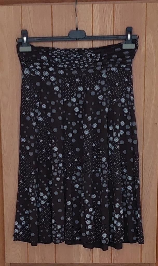 Bruine rok met bloemenprint -  Maat S, Ophalen, Bruin, Knielengte, Maat 36 (S)