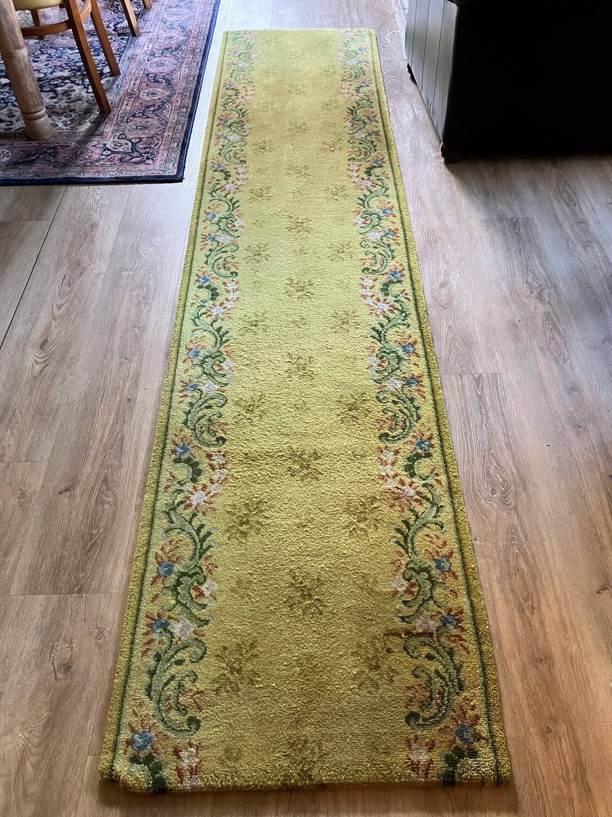 Vintage Groene Loper met Bloemmotief - 330x68 cm, Ophalen, 200 cm of meer, 50 tot 100 cm, Zo goed als nieuw